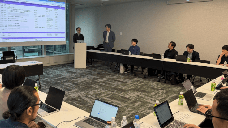 (早稲田大学 消費者行動研究所 所長 守口 剛 氏の開会の挨拶から本会が開始)